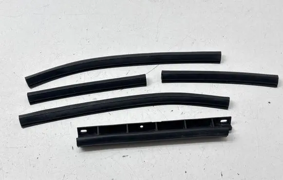 Nissan X-Trail T32 Engine compartment rubber 658104CL0AB1 KGG2