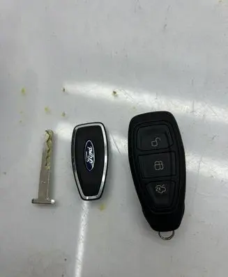Ford Kuga I Ignition key/card 15K601ED 751115K601ED 5WK50170