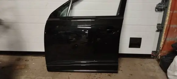 Audi Q7 4M Front door