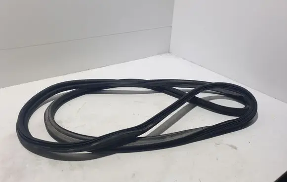 Chrysler Pacifica Trunk rubber seal (body) 