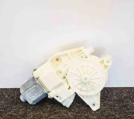 Mercedes-Benz GLA W156 X156 Front door window regulator motor 