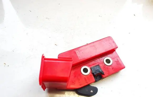 Ford Focus Seat back rest lock catch 2m51a61382ba 2m51-a61382-ba