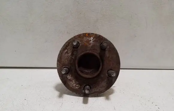Toyota Avensis T250 Rear wheel hub 