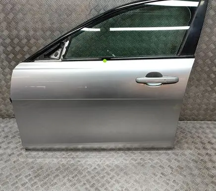 Jaguar XE Front door T4N2633