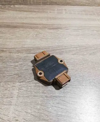 Audi A4 S4 B5 8D Ignition amplifier control unit 4A0905351