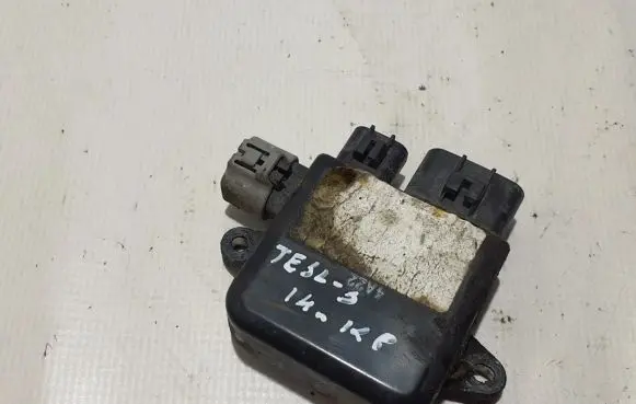 Tesla Model S Coolant fan relay 6008953