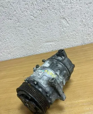 Volkswagen Golf VI Air conditioning (A/C) compressor (pump) 5N0820803 D6828