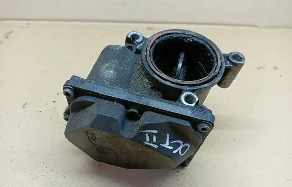 Skoda Octavia Mk2 (1Z) Throttle valve 03L128063E A2C53338105