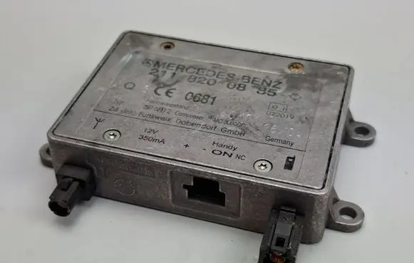 Mercedes-Benz E W211 Aerial antenna amplifier 2118200885