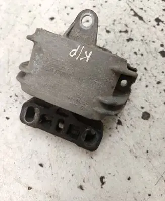 Engine mount bracket