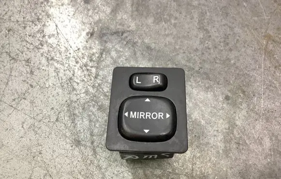 Toyota Avensis Verso Wing mirror switch 769746A 183574