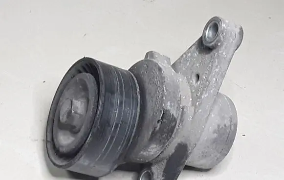 Peugeot 207 Generator/alternator belt tensioner 9685486880