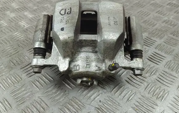 Honda HR-V Front brake caliper