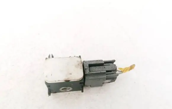 Hyundai Santa Fe Airbag deployment crash/impact sensor 959202B000 95920-2B000