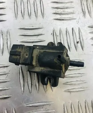 Opel Astra H Vacuum valve 72244800