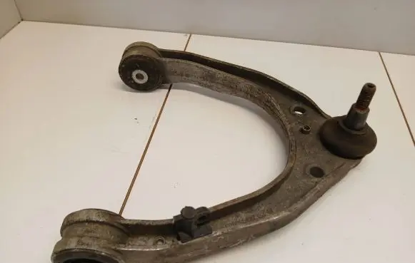 Volkswagen Touareg I Front upper control arm/wishbone 7l0407047A