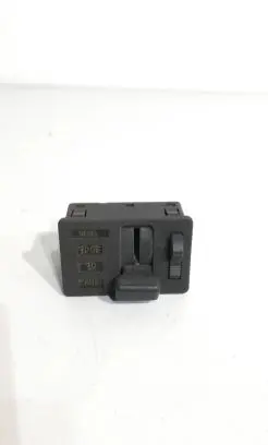 BMW 5 E28 Fog light switch 1369946