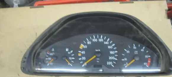 Mercedes-Benz E W210 Speedometer (instrument cluster) 2105405147