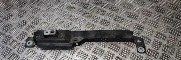 Volvo XC60 Fender mounting bracket 31424580