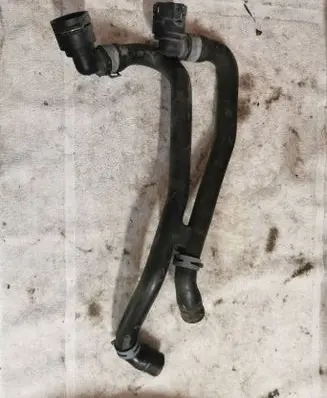 Engine coolant pipe/hose