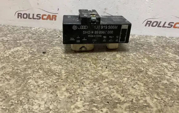 Volkswagen Polo V 6R Coolant fan relay 1J0919506M 898967000
