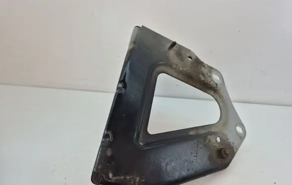 Audi A6 S6 C6 4F Fender mounting bracket 4F0821135B