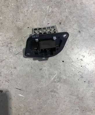 Jeep Wrangler Heater blower motor/fan resistor 4734998