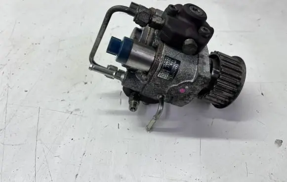 Mitsubishi L200 Fuel injection high pressure pump 1460A053