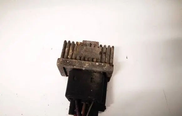 Renault Modus Glow plug pre-heat relay 7700115078