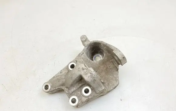Citroen C5 Engine mounting bracket 9645161180