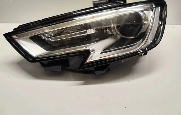 Audi A3 S3 8V Headlight/headlamp 8v0941005e