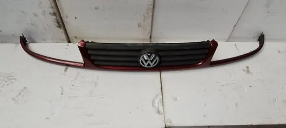 Volkswagen PASSAT B3 Front bumper upper radiator grill 3A0853661A