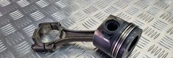 Volkswagen Caddy Piston with connecting rod