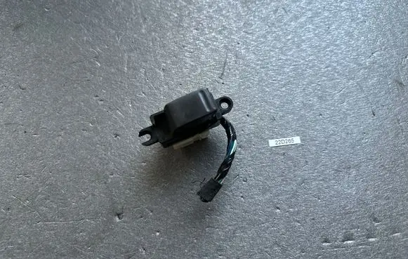 Nissan King Cab, Navara Electric window control switch 254110V000