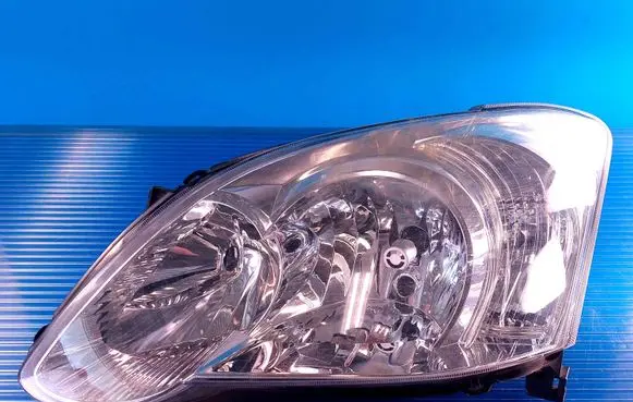 Toyota Yaris Headlight/headlamp 8115002381