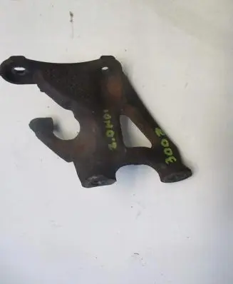 Peugeot 3008 I Engine mount bracket