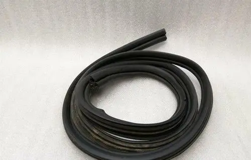 Maserati Coupe Front door rubber seal 66517200