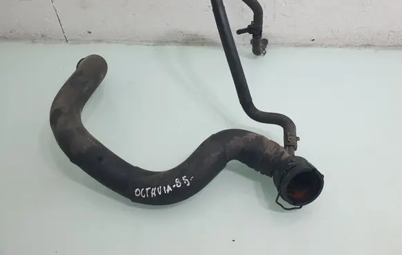 Skoda Octavia Mk2 (1Z) Engine coolant pipe/hose
