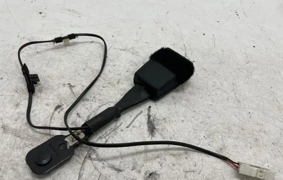 BMW 7 G11 G12 Front seatbelt buckle 7359090