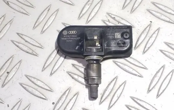 Volkswagen PASSAT B6 Tire pressure sensor 1K0907255A S122215001A L180VW2