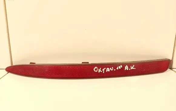 Skoda Octavia Mk2 (1Z) Rear tail light reflector 1Z0945105A