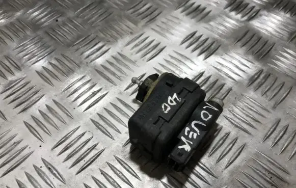Headlight level adjustment motor