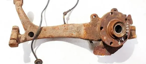 Front wheel hub