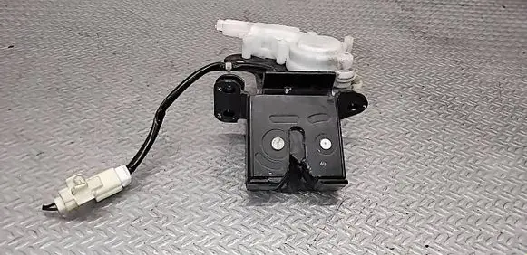 Mazda 3 I Tailgate/trunk/boot lock/catch/latch 