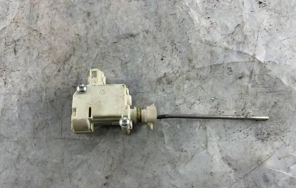 Fuel tank cap lock motor