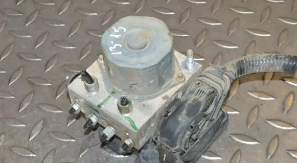 Nissan Qashqai ABS Pump 476604EA1E