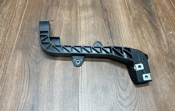 Mercedes-Benz GL X166 Radiator support slam panel bracket A1666263631