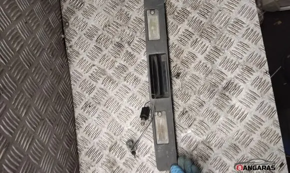 Volvo XC70 Trunk door license plate light bar 