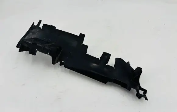 Volkswagen PASSAT B8 Intercooler air guide/duct channel 3G0121284A