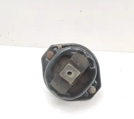 BMW 7 E65 E66 Engine mount bracket 6754614 686235